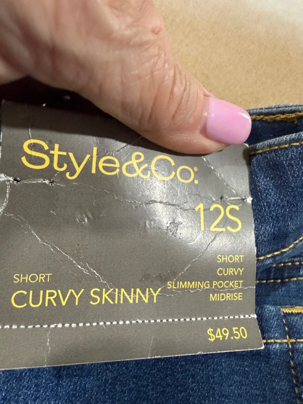 BNWT STYLE & CO. SHORT CURVY SKINNY MID-RISE SLIMMING POCKET JEANS IN SIZE 12S - Picture 7 of 16
